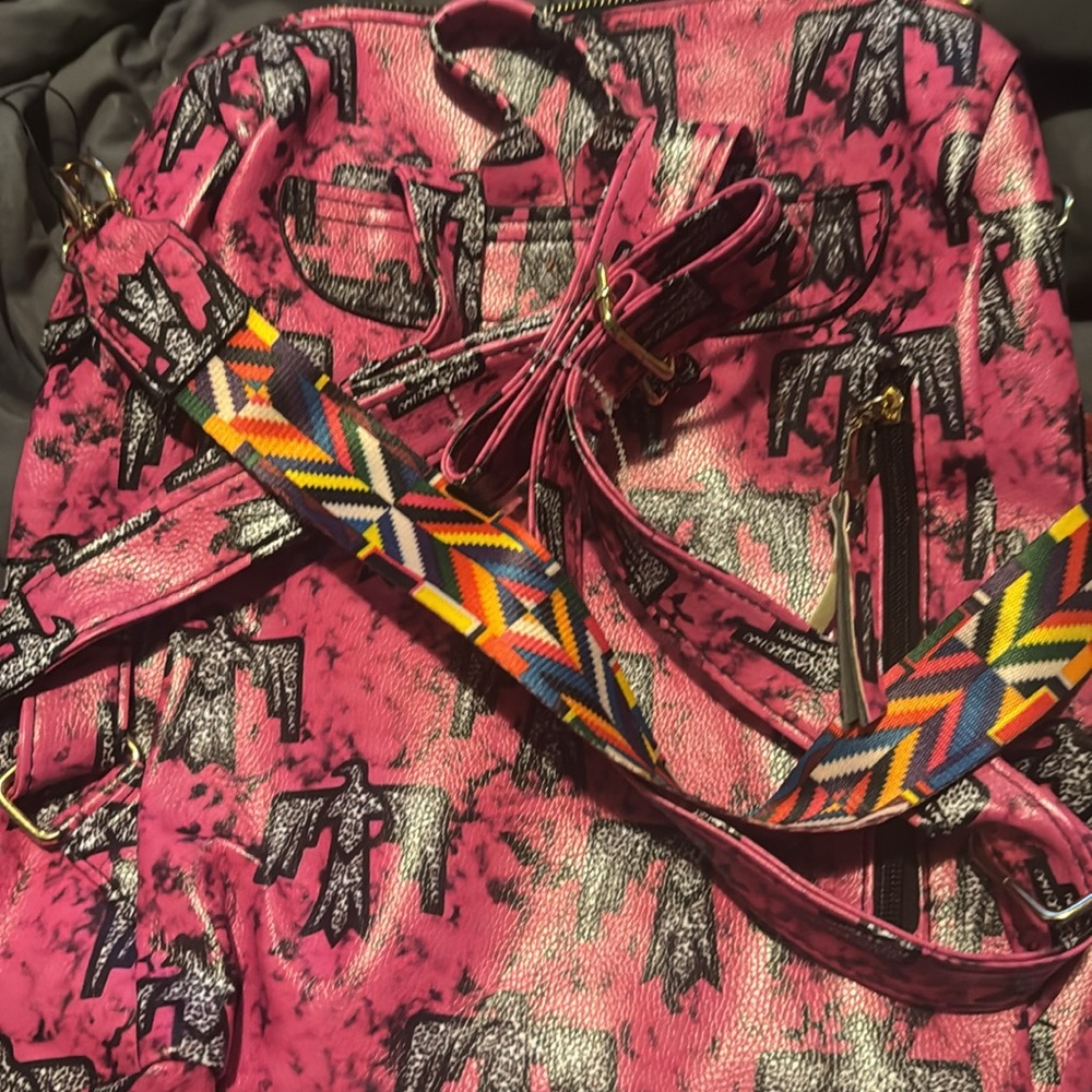 Backpack - Picture 3 of 4